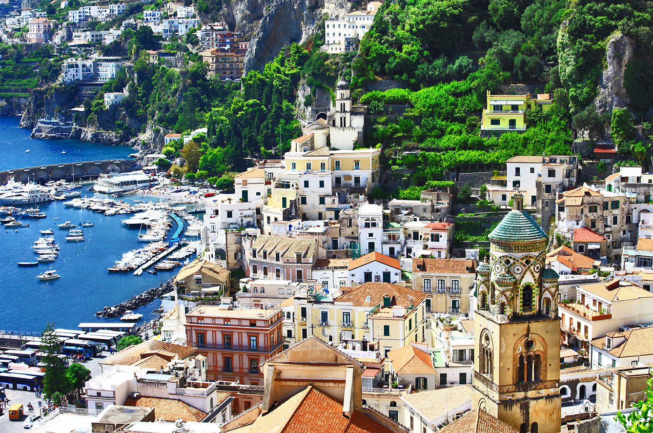 Visit Italy's charming coastal villages - Discovering the Magic of Amalfi